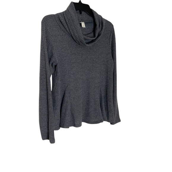 Lazy SUNDAY grey cowl neckline blouse. Waffle knit. Long sleeves. Size S - Picture 3 of 6
